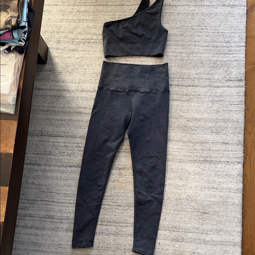 Avocado Navy Blue One-Shoulder Leggings Set